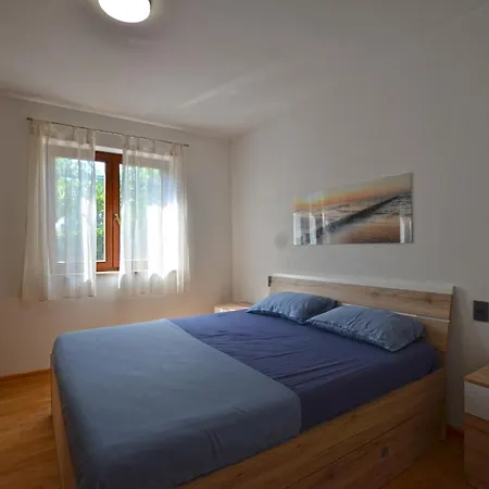 La Luna Sa Terasom I Parkingom