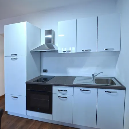 Апартаменты La Luna Sa Terasom I Parkingom *